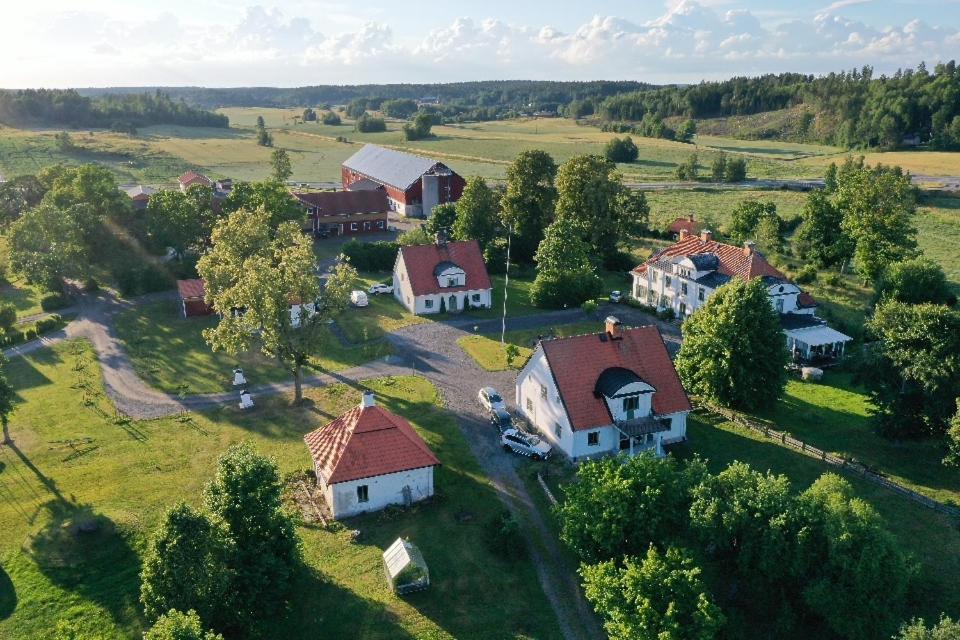 Oestra Flygeln Grinda Saeteri * Malmkoping